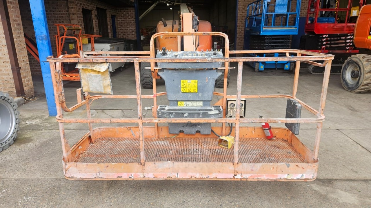 Sold - Articulated Boom Lift - View 3